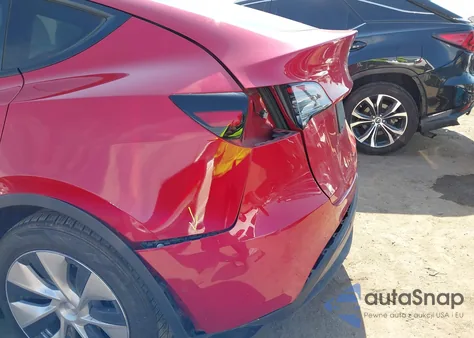 2022 Tesla Model Y Long Range Dual Motor All-Wheel Drive z USA, uszkodzony, nr VIN 7SAYGDEE9NF374421